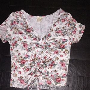 Tightening rose patterned shirt